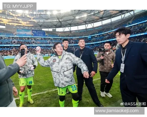 足球20号的传奇之路：从青涩少年到绿茵场上的璀璨明星